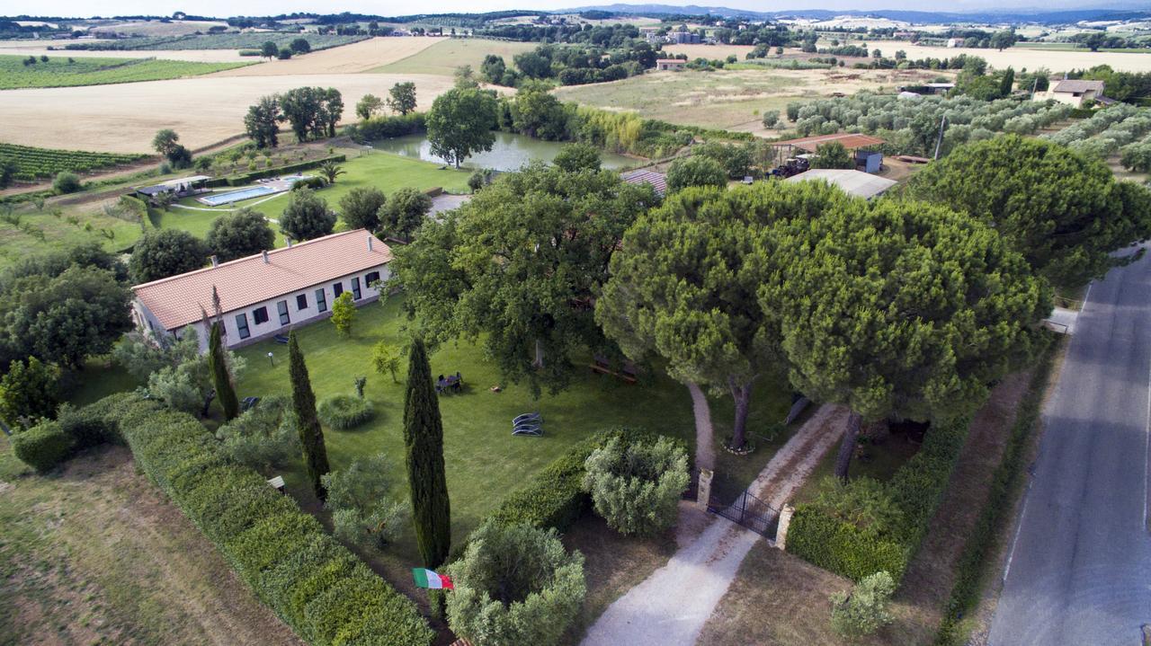 Agriturismo I Tre Fossi マリアーノ・イン・トスカーナ エクステリア 写真